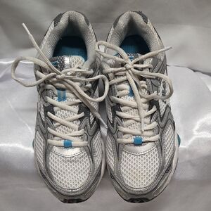 Womens Fila Tennis Shoes Size 8 Blue And White
